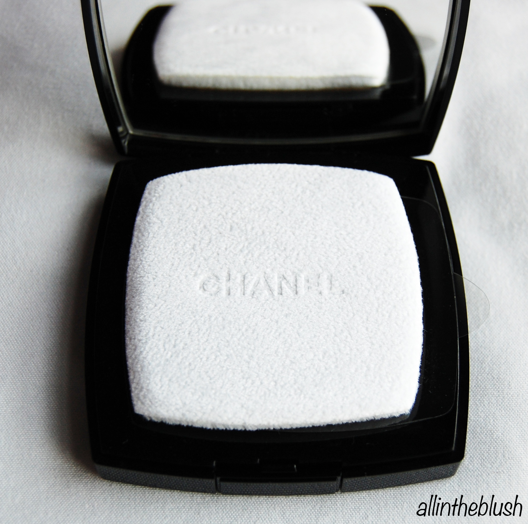 Chanel Poudre Universelle Compacte