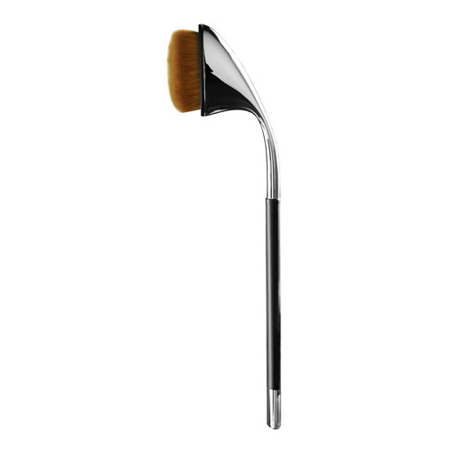 Review: Artis Fluenta Oval 6 Makeup Brush