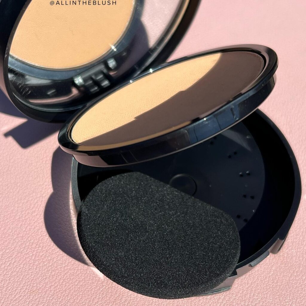 BareMinerals BAREPRO 16-HR Skin-Perfecting Powder Foundation Review